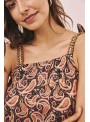 Top estampado con pedrería tirantes