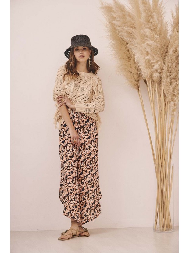 Pantalón corsario estampado bordados