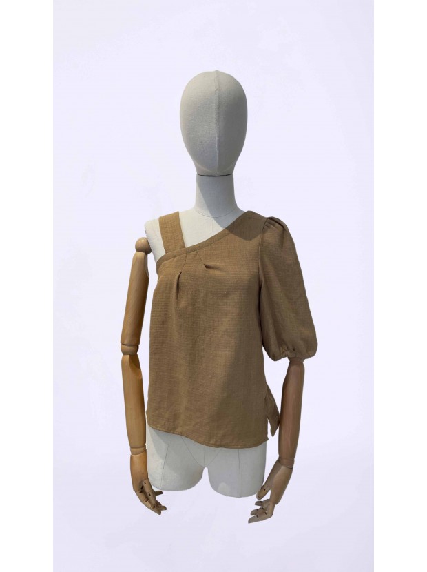 Blusa asimétrica