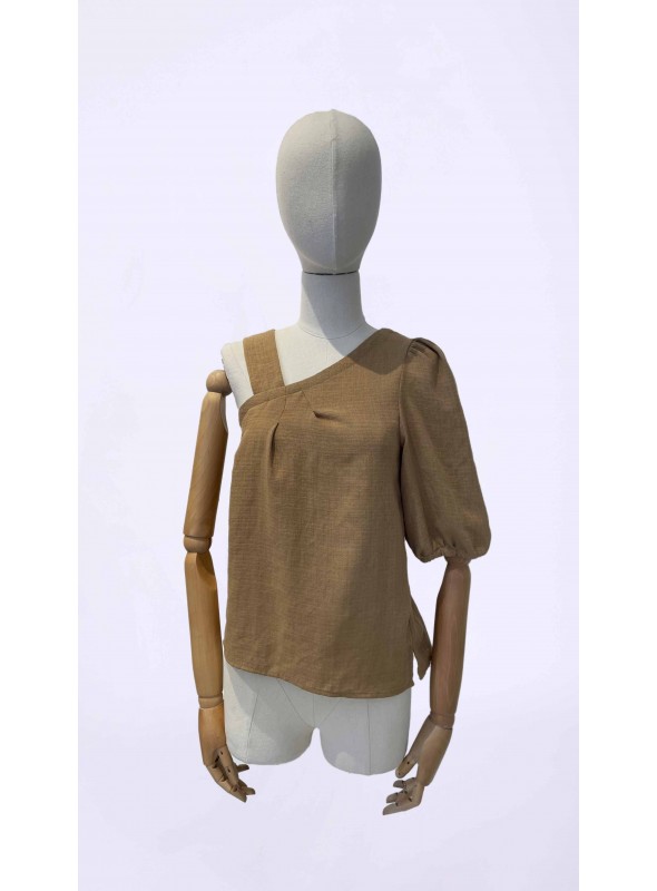 Blusa asimétrica