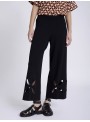 Pantalón troquelado