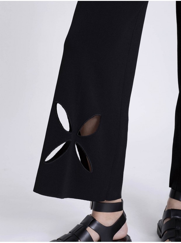 Pantalón troquelado