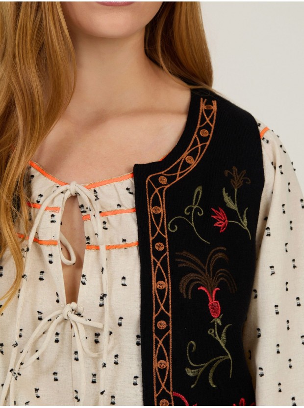 Chaleco de punto bordado