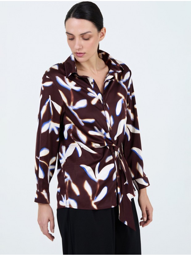 Blusa flores satinada