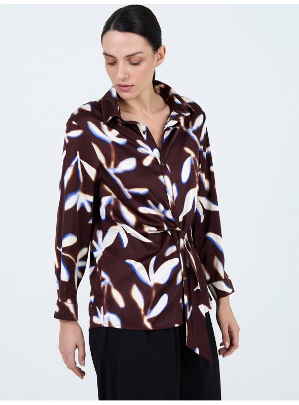 Blusa flores satinada