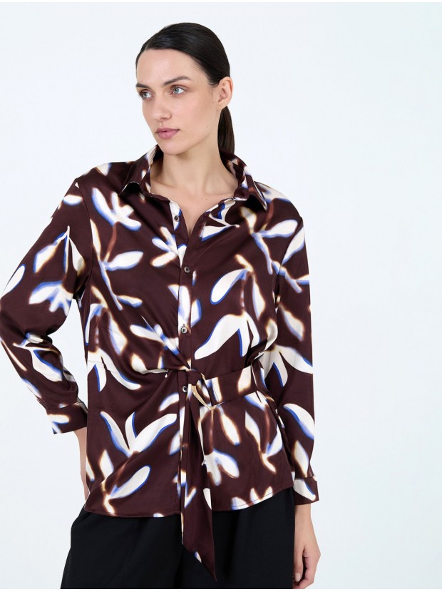 Blusa flores satinada