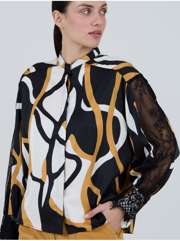 Blusa estampada encaje