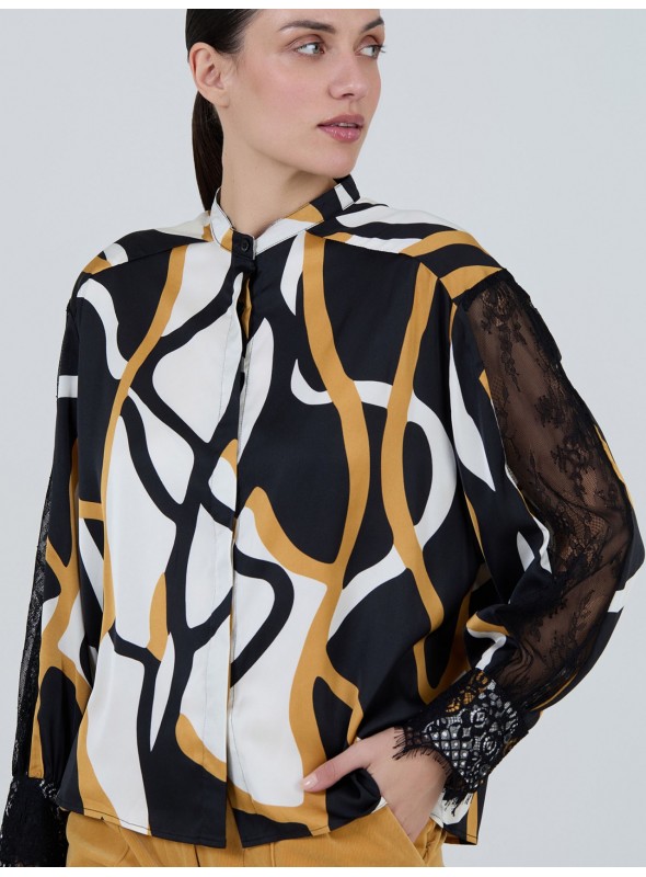 Blusa estampada encaje