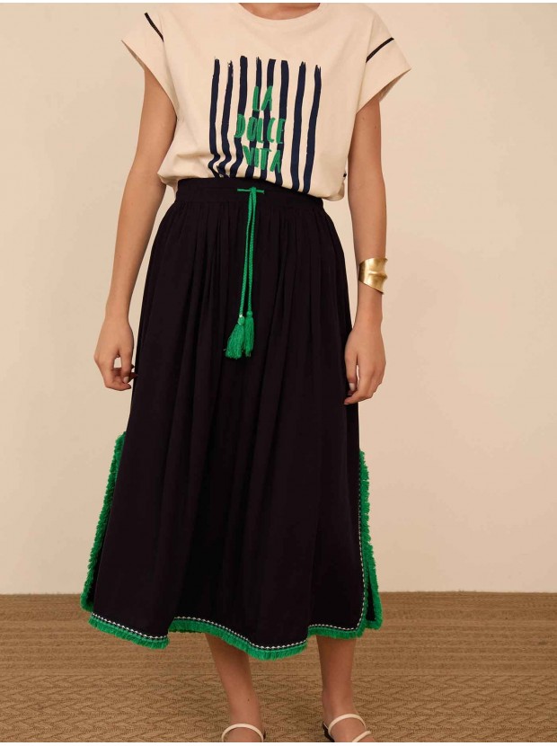 Falda midi con fornituras