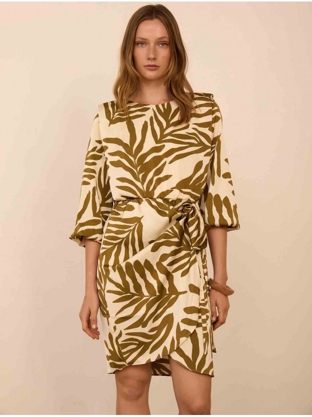 Vestido corto hombreras