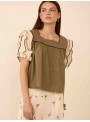 Blusa manga corta volantes
