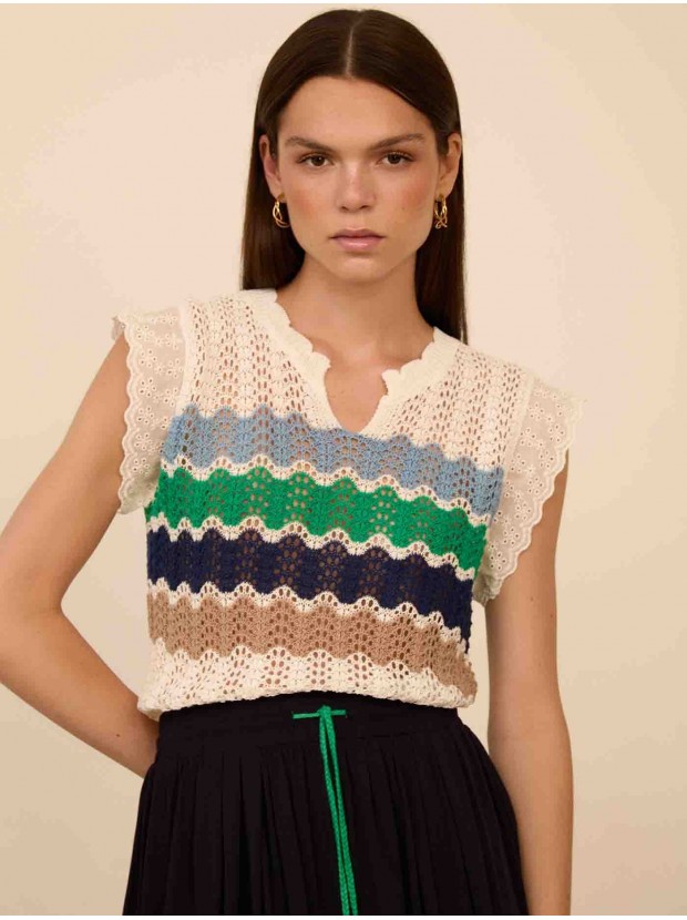 Top calado con franjas