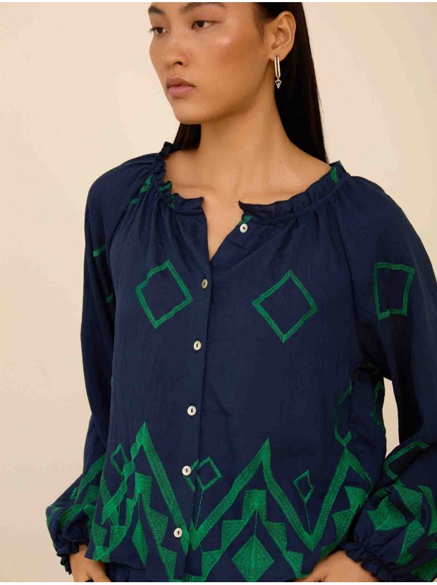 Blusa con bordado a contraste