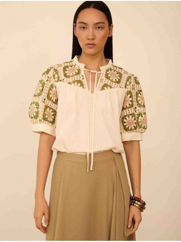 Blusa con crochet
