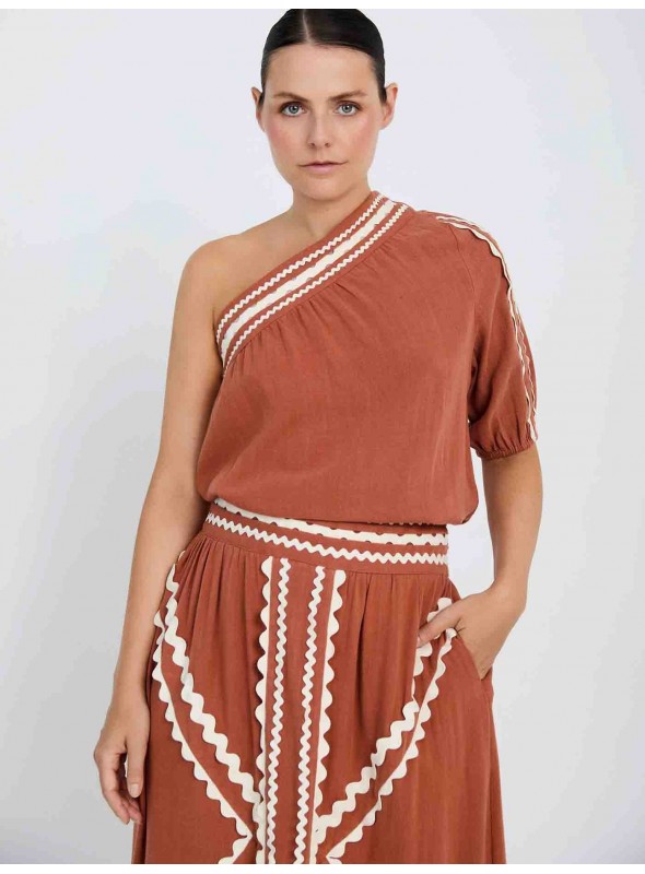Blusa escote asimétrico