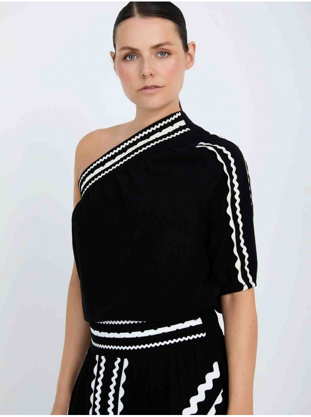 Blusa escote asimétrico