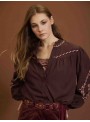 Blusa bordada detalle volante