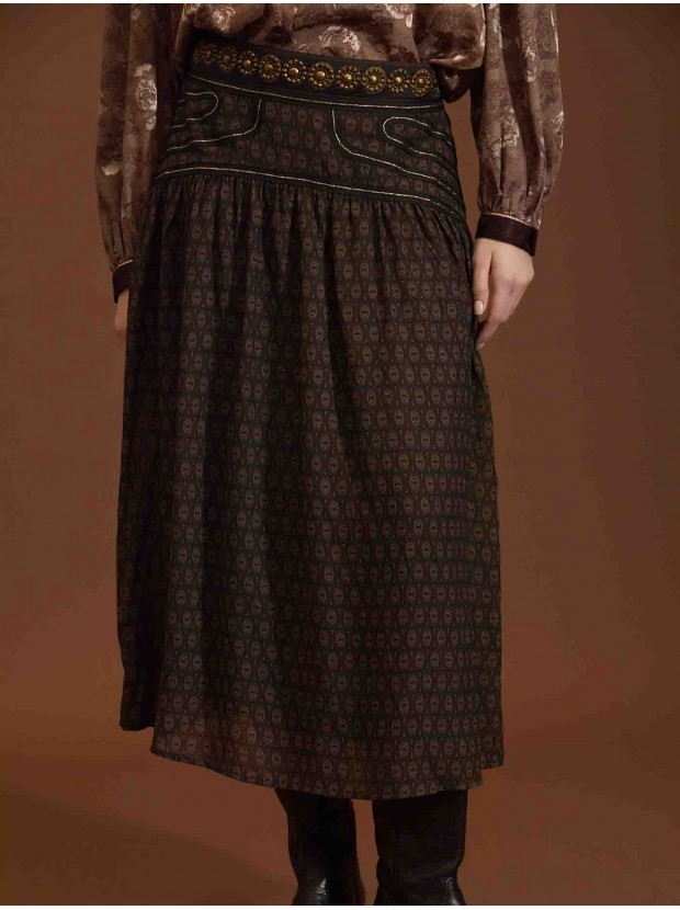 Falda estampada de gasa tachuelas