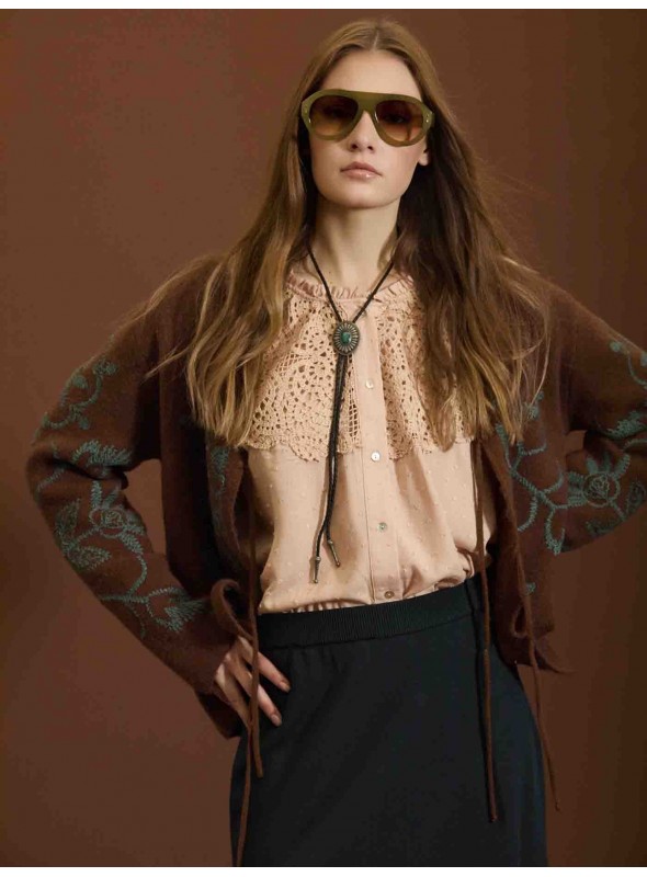 Cardigan con lazos bordados