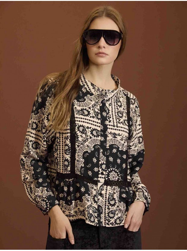 Blusa con ribete
