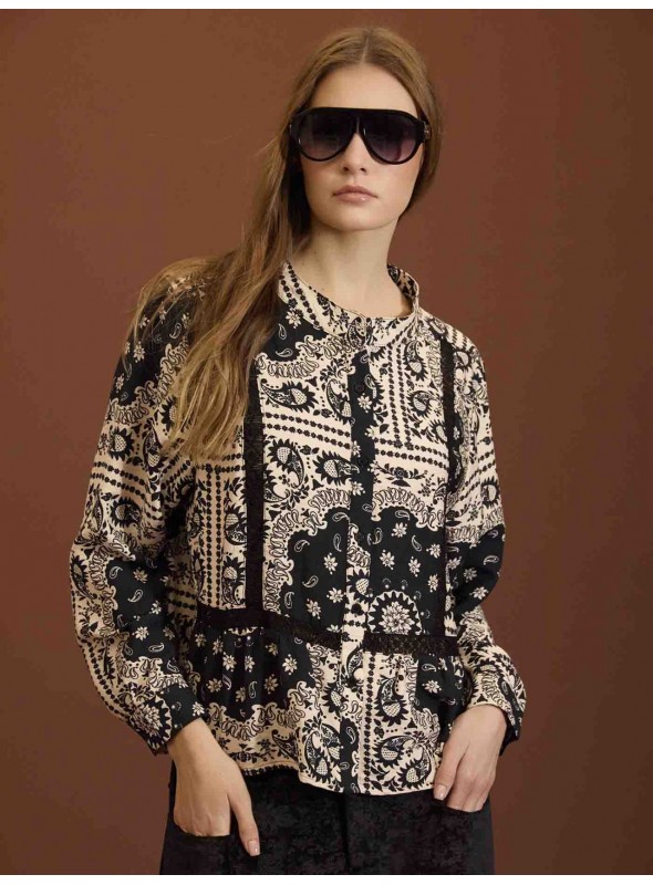 Blusa con ribete