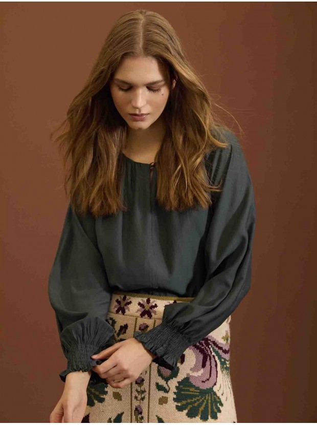 Blusa fluida fruncida