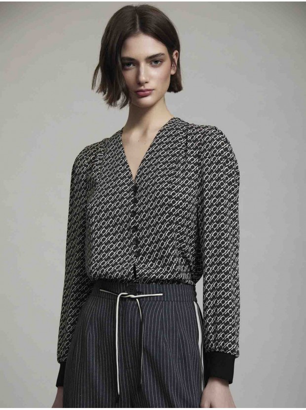 Blusa estampado geometrico