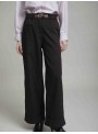 Pantalón con hebilla en la cintura