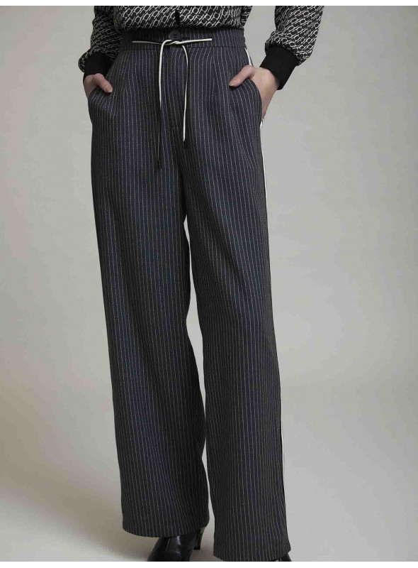 Pantalón rayas con cinta lateral