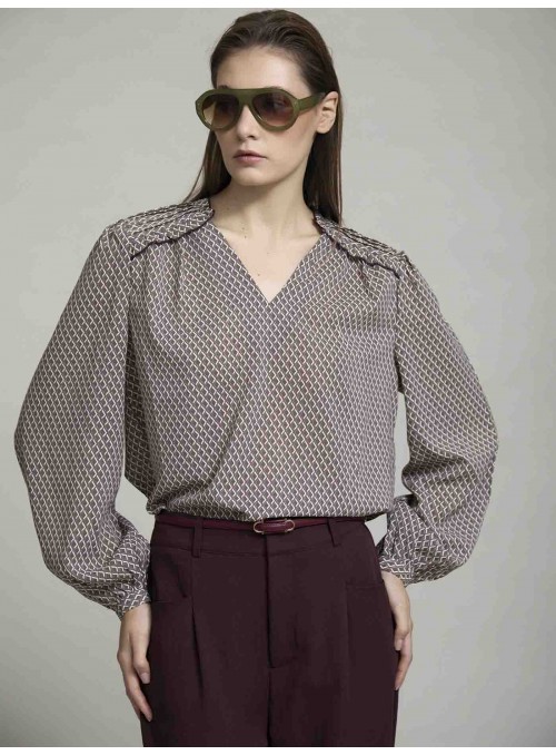 Blusa fluida estampado geometrico
