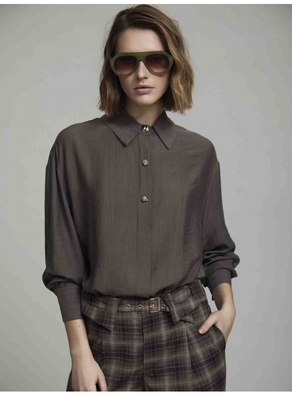 Camisa con botones joya