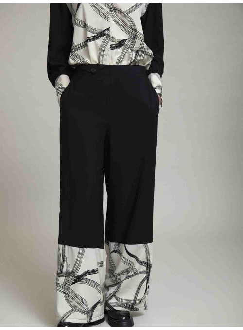Pantalón contraste estampado